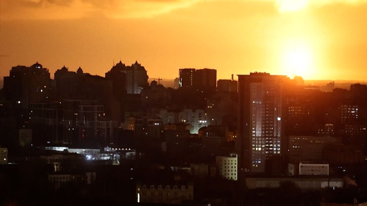 Russia Launches New Wave of Strikes on Kyiv, 6 Dead