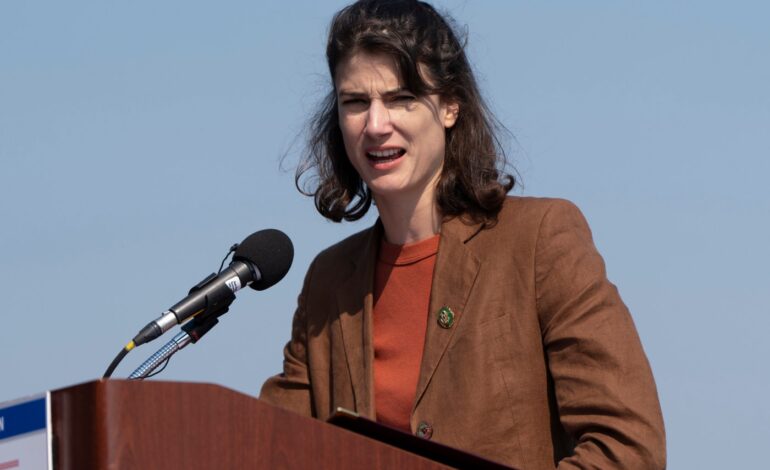 Six Democrats Join Republicans to End Government Shutdown