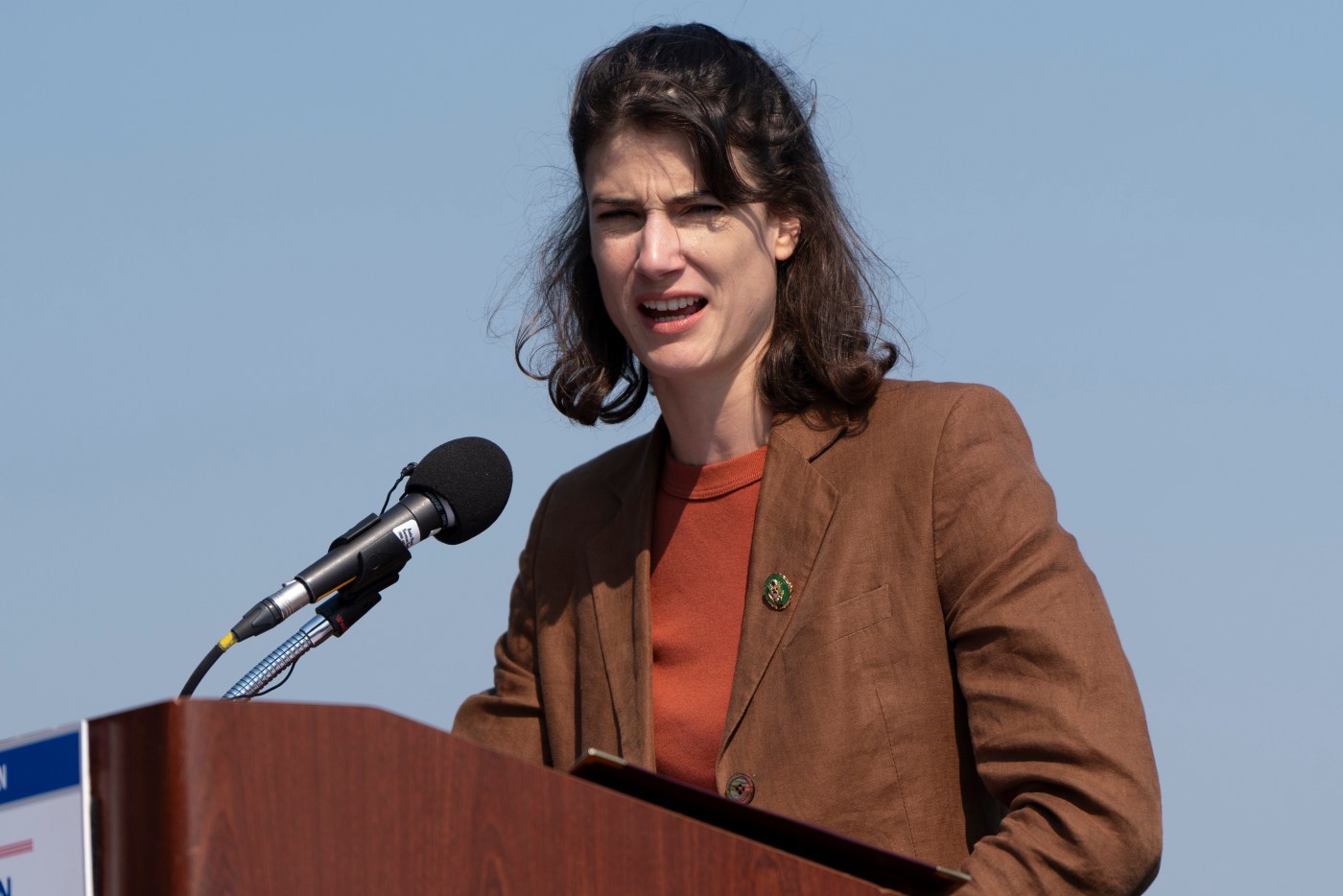 Six Democrats Join Republicans to End Government Shutdown