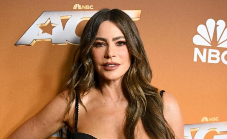 Sofia Vergara’s Stunning Bustier Top Wows Fans at F1 Vegas Race