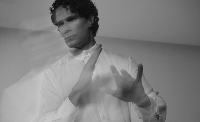 Steve Hackman Blends Beethoven and Beyoncé in Chicago Debut