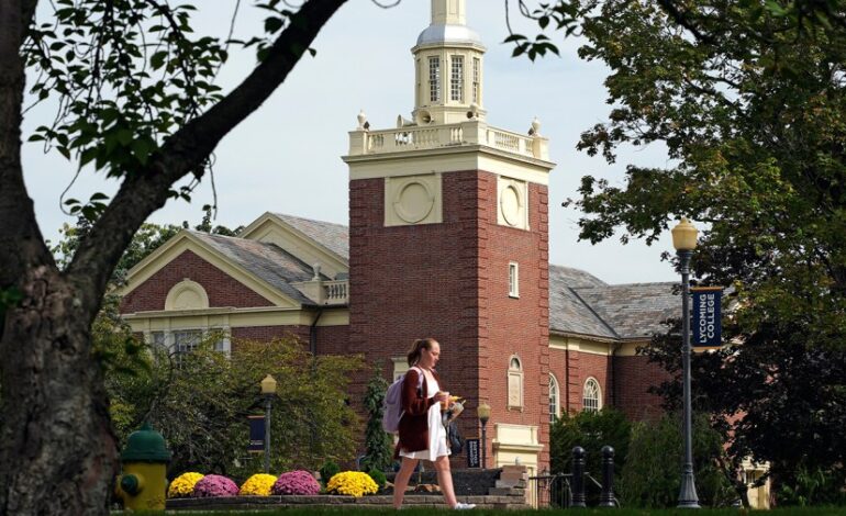 Study Reveals Female College Students Struggle More Post-Pandemic