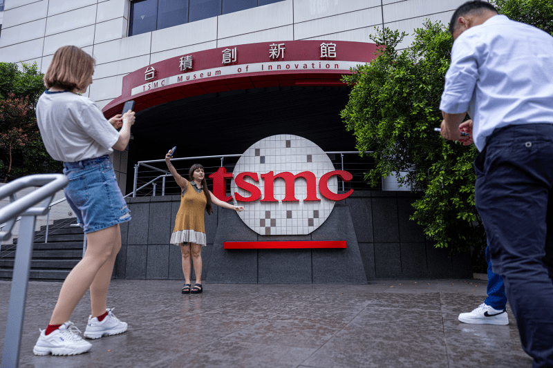 Taiwan Faces Dilemma Over Semiconductor Strategy and Security