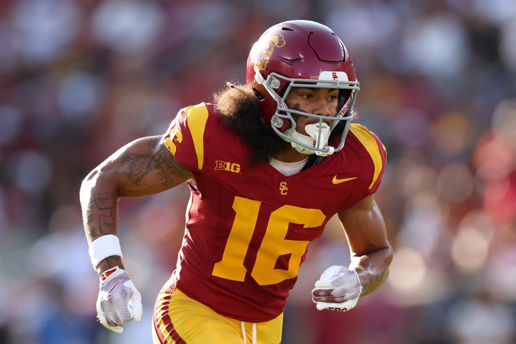 Tanook Hines Shines in USC’s Loss to Oregon with 141 Yards