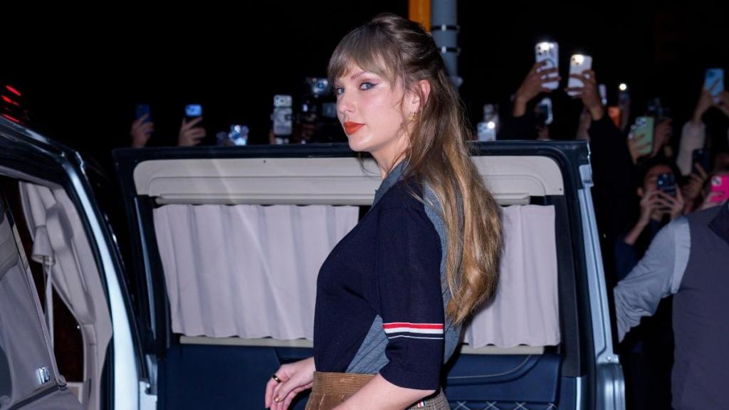 Taylor Swift Filming Secret Music Video in London for “Elizabeth Taylor”