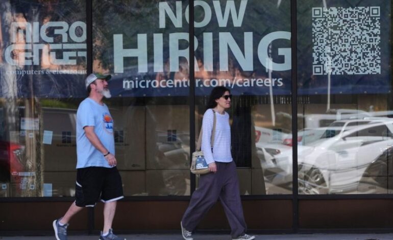 Texans Express Economic Doubts as Leaders Face Low Approval Ratings