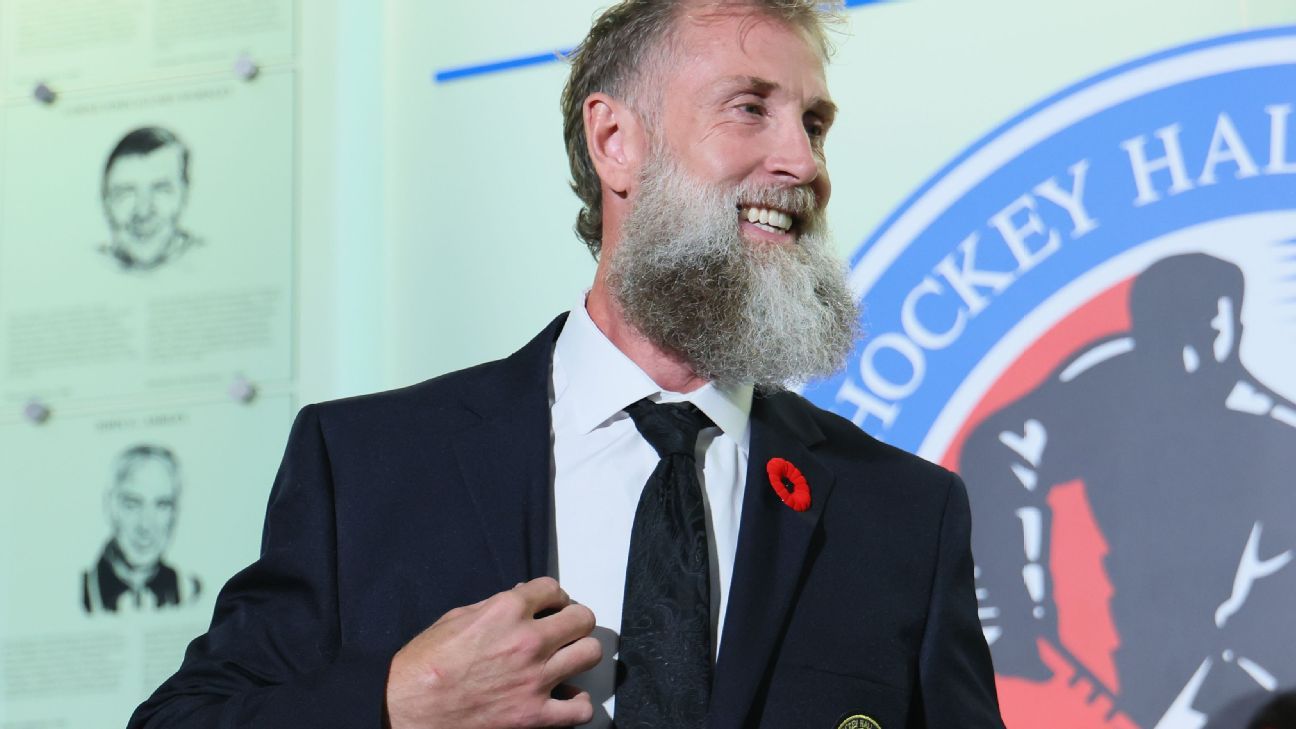 Thornton, Chara, Keith, Mogilny Inducted into Hockey Hall of Fame