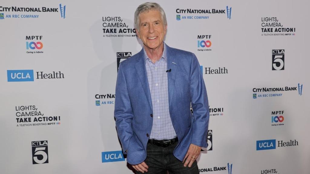 Tom Bergeron Returns to DWTS as Guest Judge for 20th Anniversary