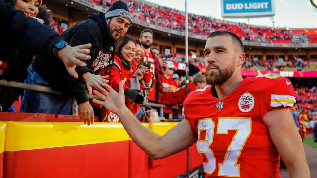 Travis Kelce’s Post-Game Reunion Sparks Excitement After Chiefs Win