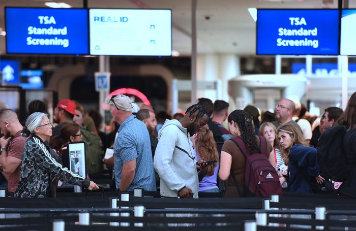 TSA Officers to Receive $10,000 Bonuses for Exemplary Service