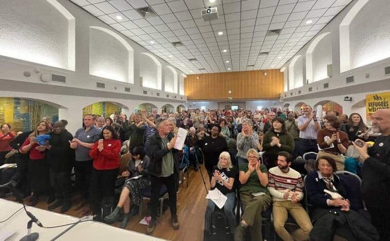 **Urgent Meeting: 350 Activists Unite Against Surging Far Right**