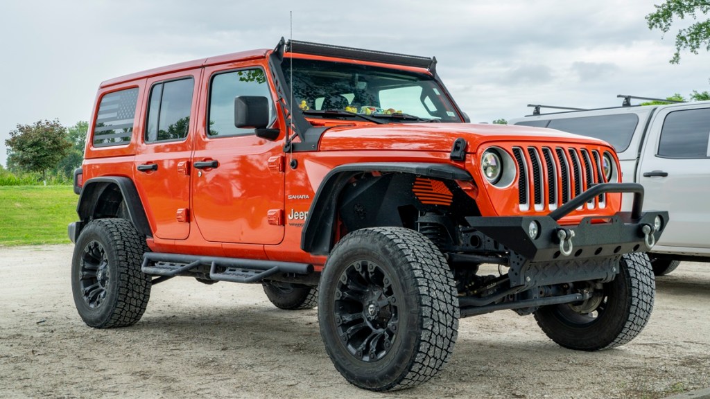 Urgent Recall: Over 300,000 Jeeps at Risk of Catching Fire