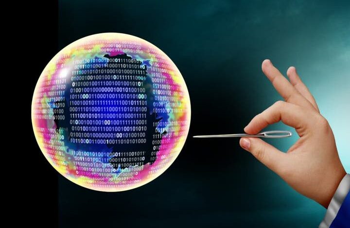 Wall Street Faces Volatility as AI Investment Warnings Emerge