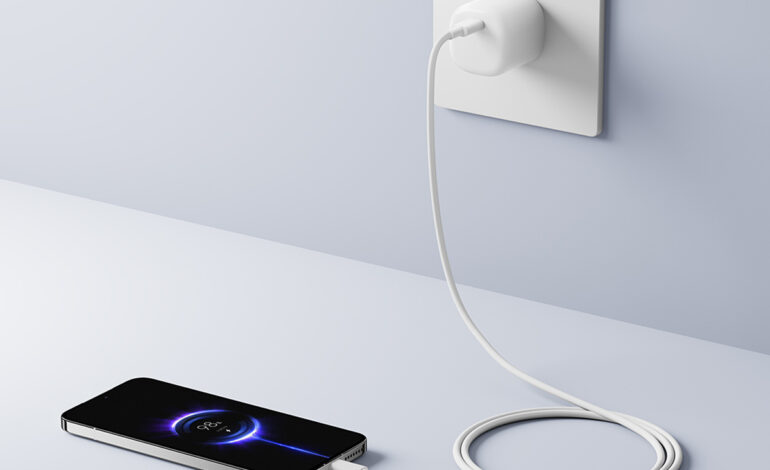 Xiaomi Unveils Compact Fast Charger with Innovative Foldable Design