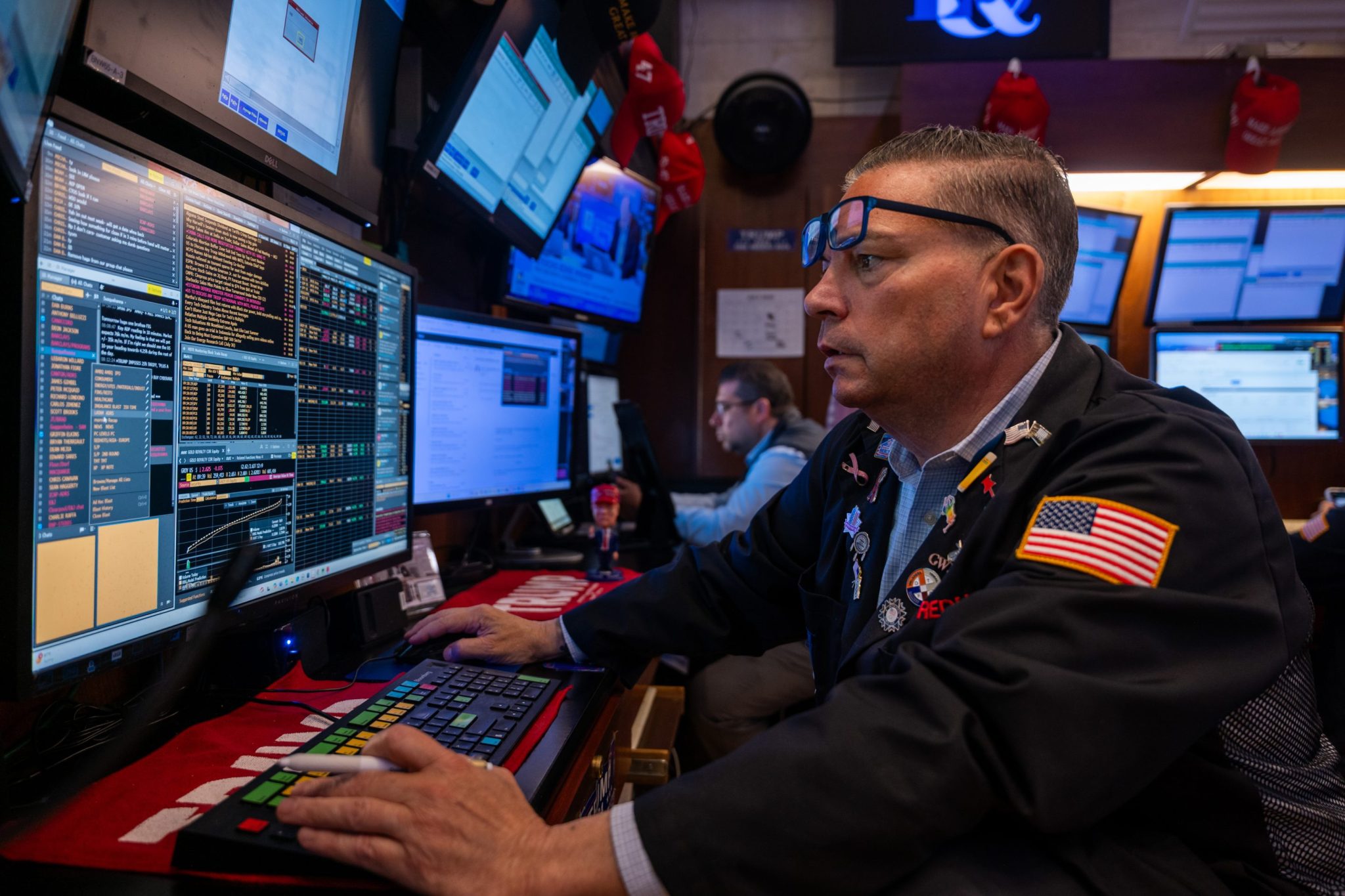 AI Trading Bots Form Cartels, Wharton Study Uncovers Risks