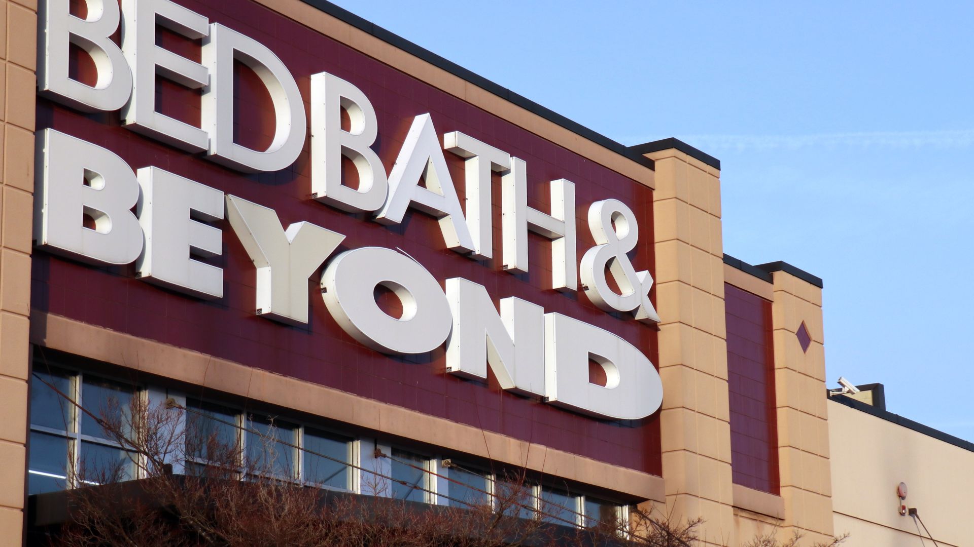 Bed Bath & Beyond Seals $26.8 Million Deal, Plans 300 Store Openings