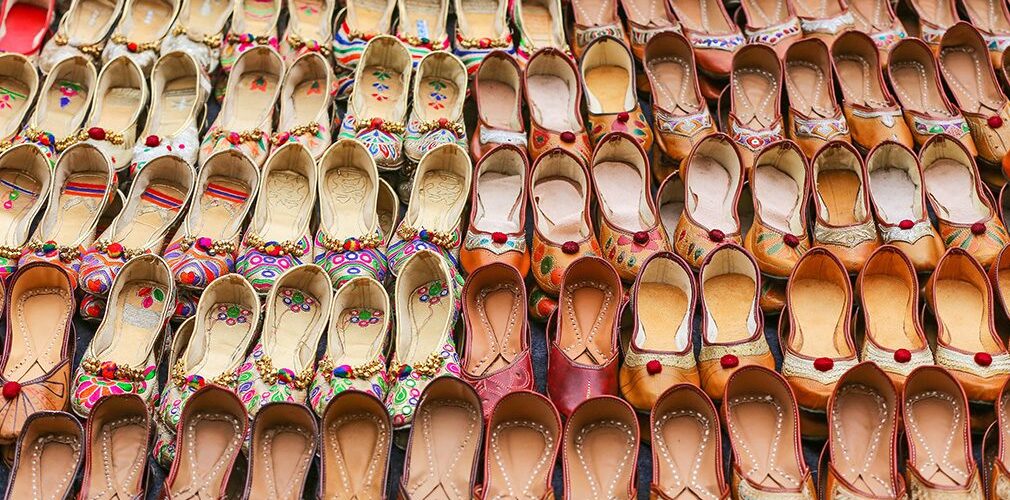 Chandigarh Shopping Scene Surges: Young Shoppers Flock to Markets