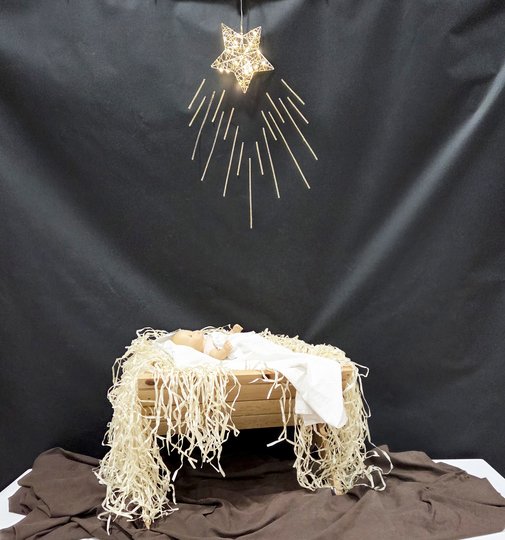 Christmas Celebration at First Christian Church Unveils Nativity Art