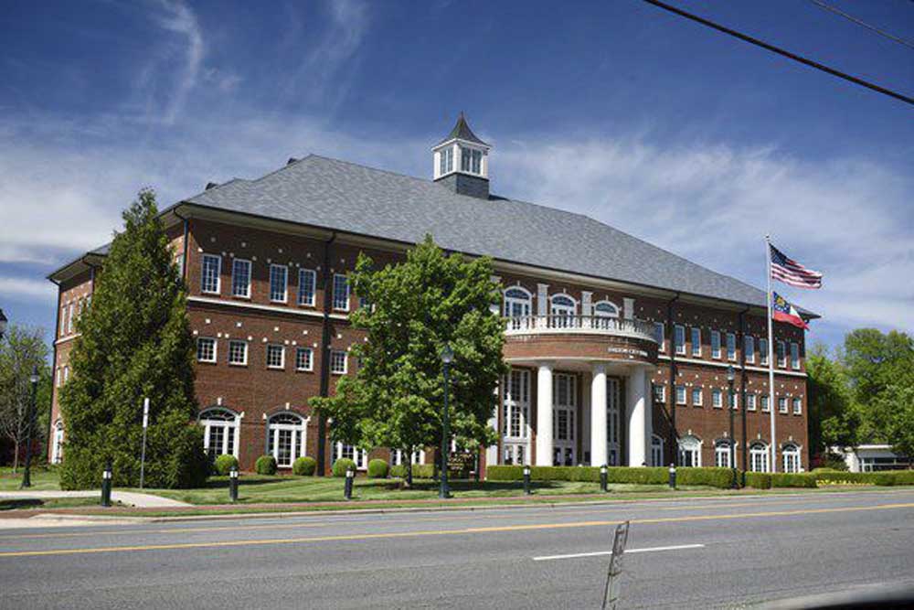 Dalton Council Approves Key Rezoning, Extends Vape Shop Ban