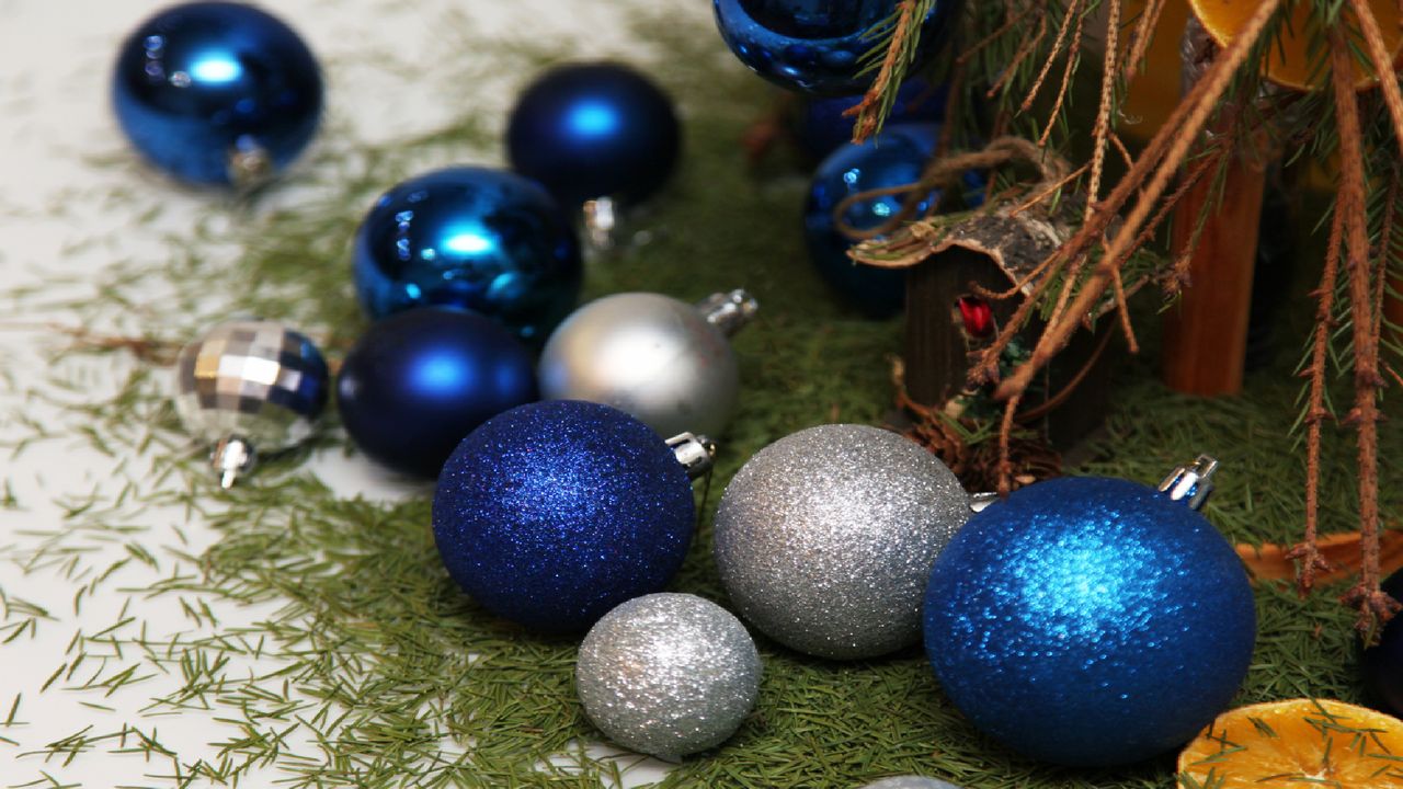 Discover the Genius Way to Clean Pine Needles from Carpets