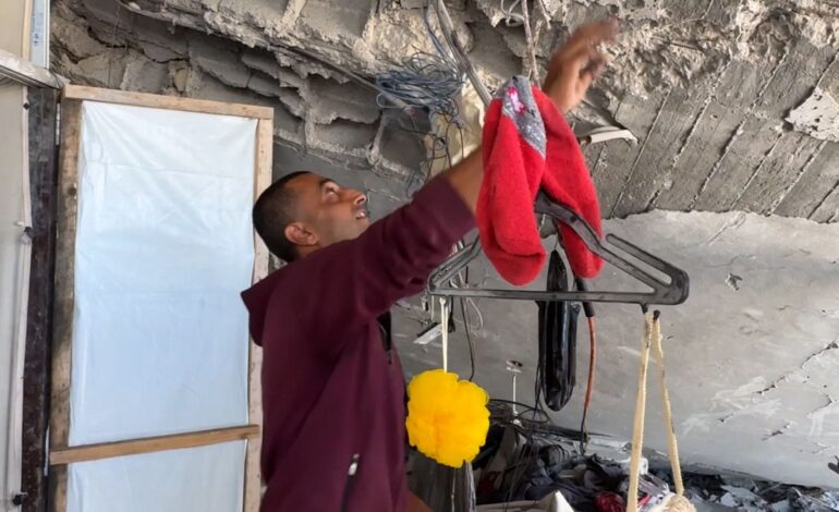 Gazans Confront Harsh Winter Choices Amidst Destruction