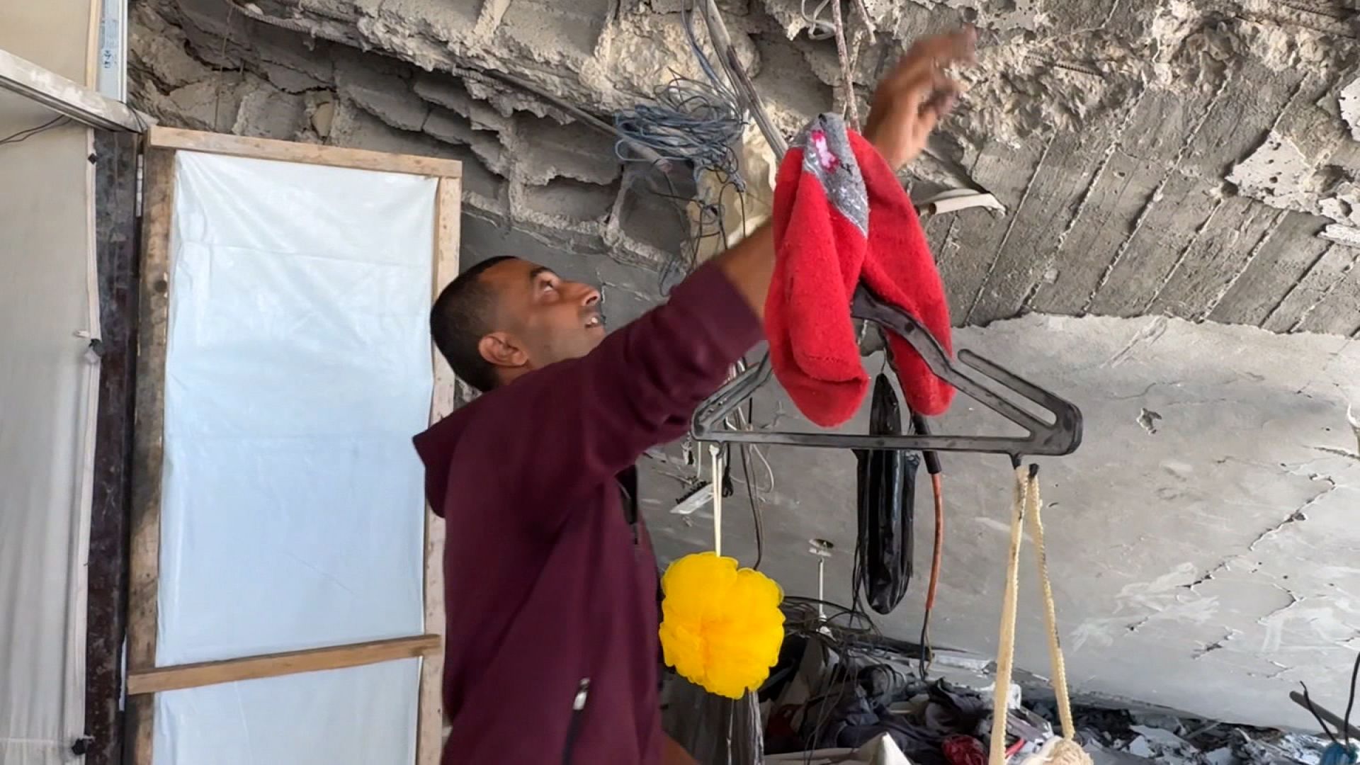 Gazans Face Dire Winter Choices Amidst Devastation and Flooding