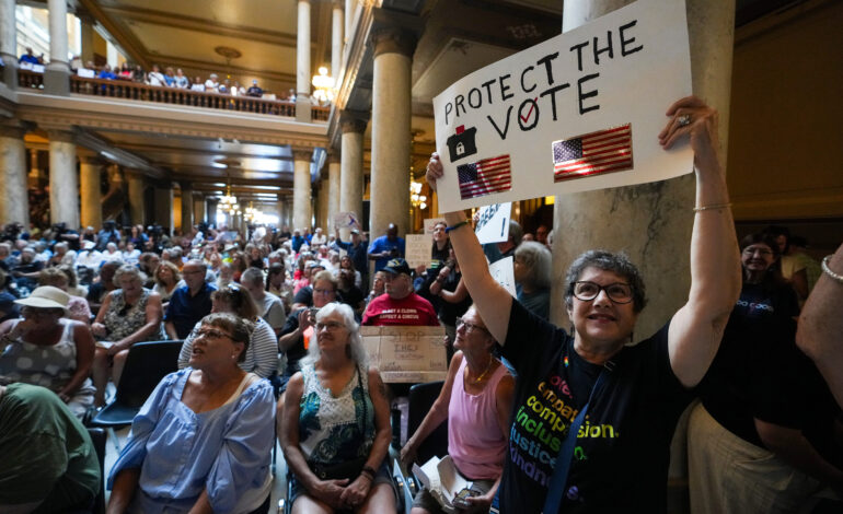 Indiana GOP’s Trump Reprimand Triggers Redistricting Pause