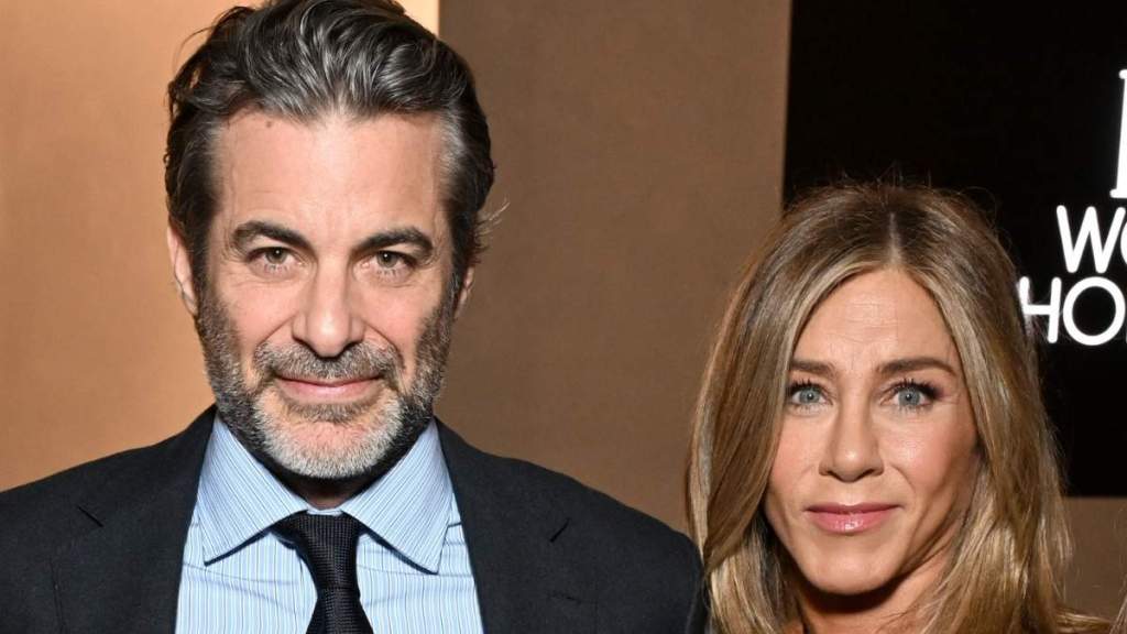 Jennifer Aniston and Jim Curtis Celebrate First Christmas Together
