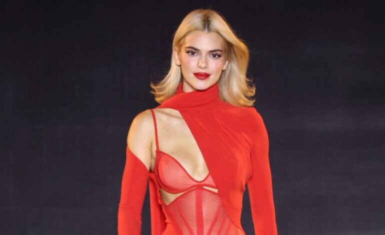 Kendall Jenner’s Dazzling Red Dress Captivates Fans This Christmas