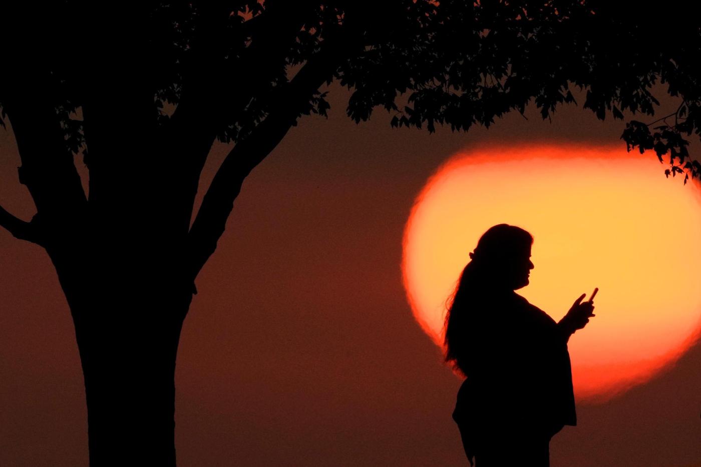 Mental Health Ratings Decline as Americans Seek Professional Help