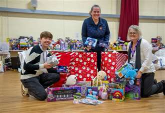 Platform Home Ownership Donates £350 in Christmas Gifts Urgently