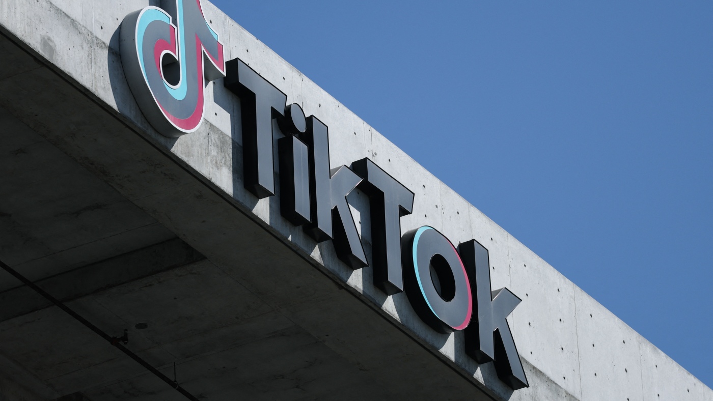TikTok Signs Urgent Deal to Transfer U.S. Operations to Oracle Group