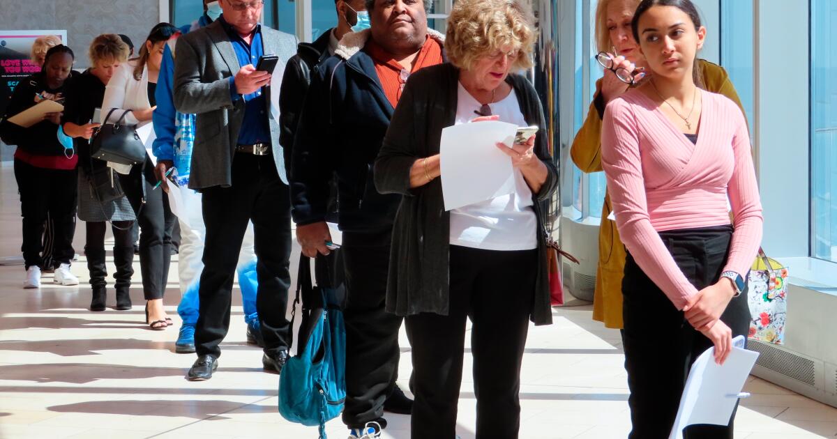 U.S. Weekly Unemployment Claims Decrease Amid Labor Market Signs