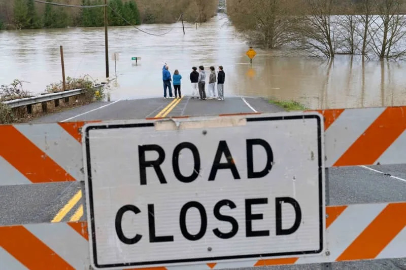 Urgent Flooding Forces Evacuations for 100,000 in Washington