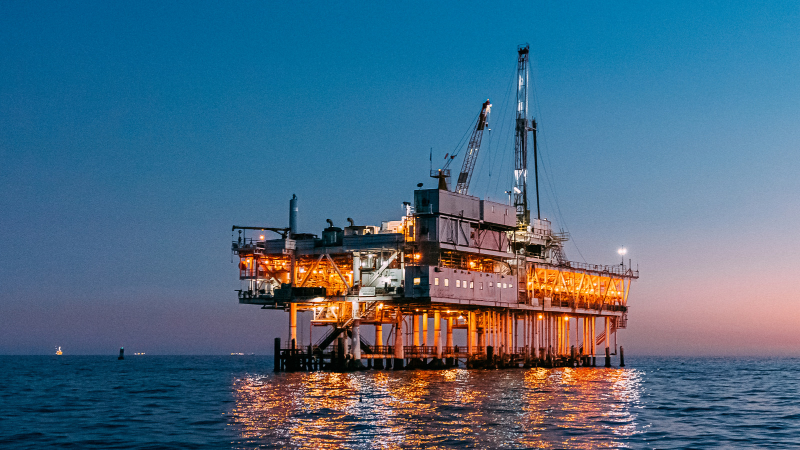 Urgent Insights: 5 Key Realities of Offshore Oil Rig Jobs Revealed