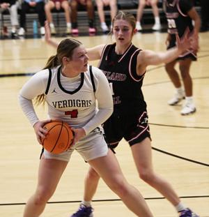 Verdigris Falls Short in First Round, Losing to Holland Hall