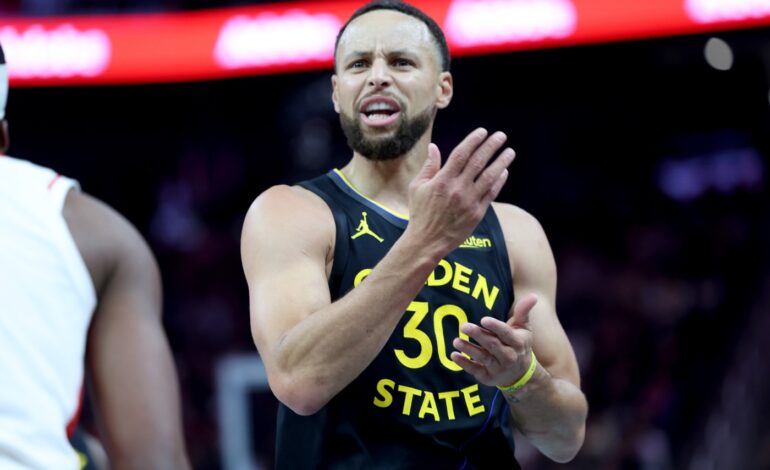 Warriors Struggle as Curry Shines: A Dynasty in Decline