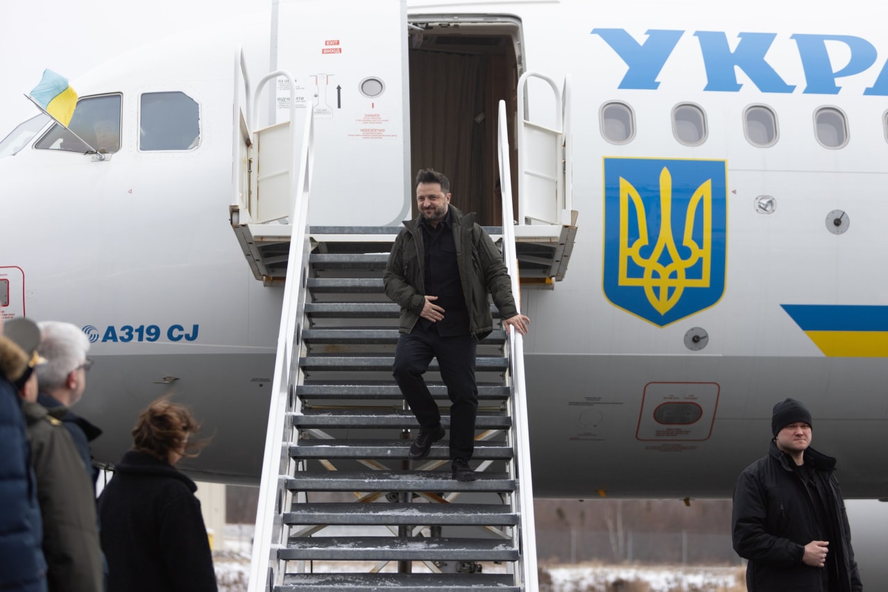 Zelensky and Trump Meet to Discuss Peace Plan Amid Russian Attacks