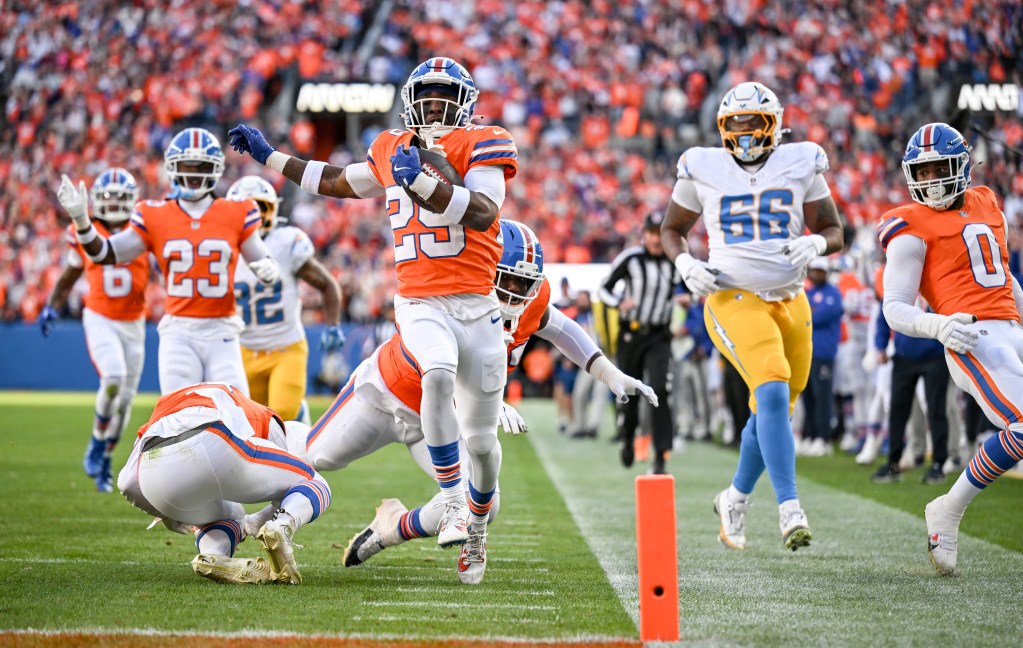 Broncos Clinch No. 1 Seed, Eyes Set on Super Bowl Glory!