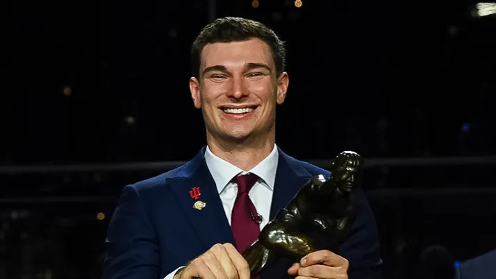 Heisman Winner Fernando Mendoza Honors Mom with MS in Heartfelt Tribute