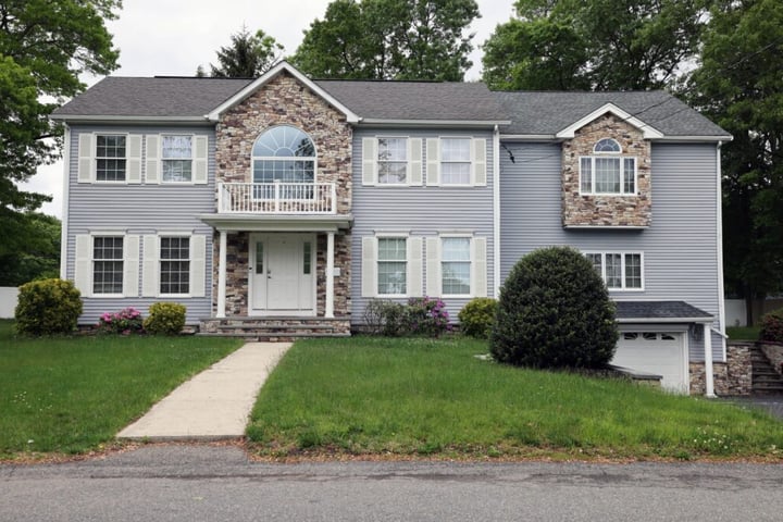 Small Investors Earn $2.75 Million from Real Estate in 3 Months