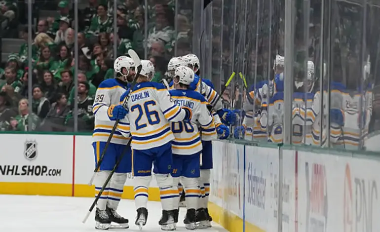 Stars Face Blackhawks Tonight: Key Stats, Predictions & Odds