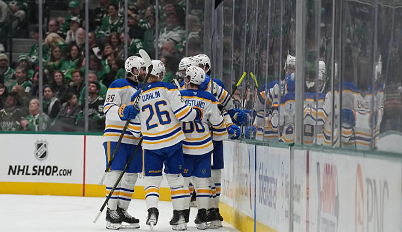 Stars Face Blackhawks Tonight: Key Stats, Predictions & Odds