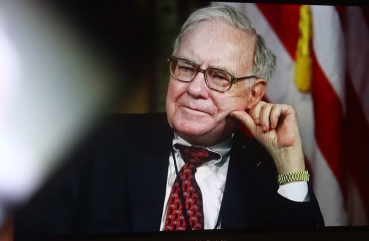 Warren Buffett Advocates Writing as Key to Clear Thinking